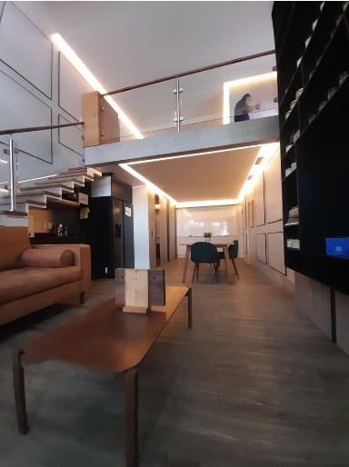 Bodega con oficinas