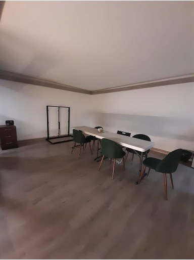 Bodega con oficinas · 5