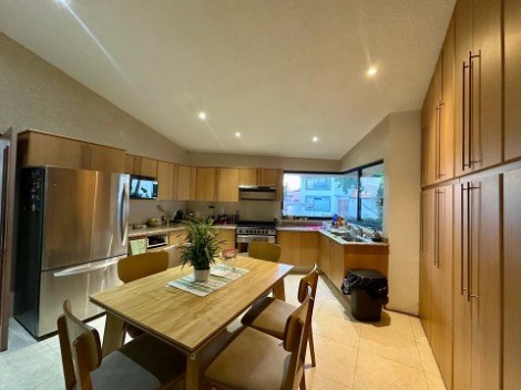 VENDO CASA EN CHILUCA · 5